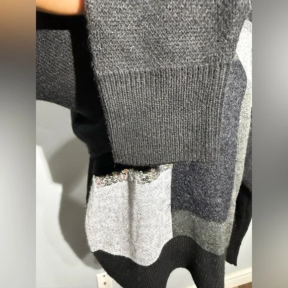 DKNY Women's Geometric Sweater - Black, Gray, and White - Picture 8 of 13